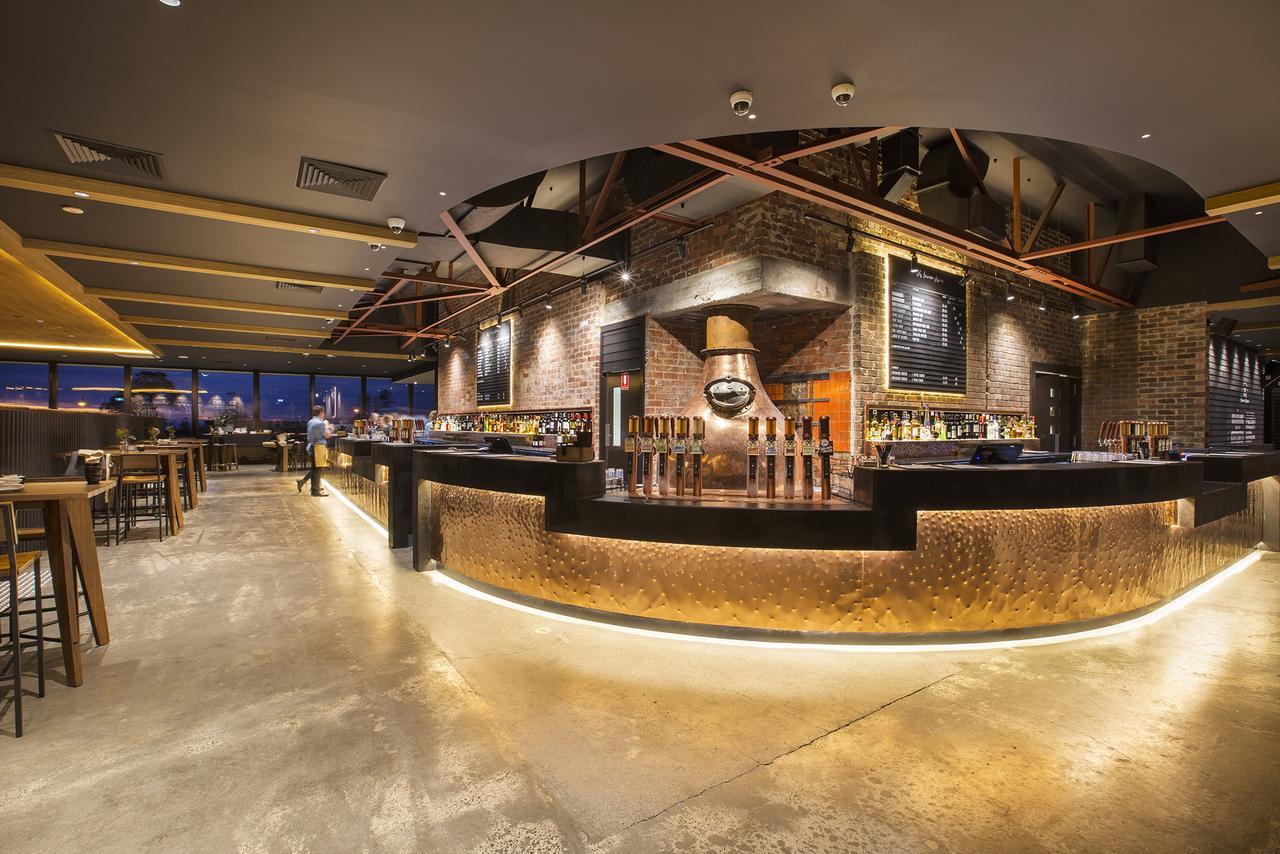 Отель Nightcap At The Cheeky Squire Фрэнкстон Экстерьер фото